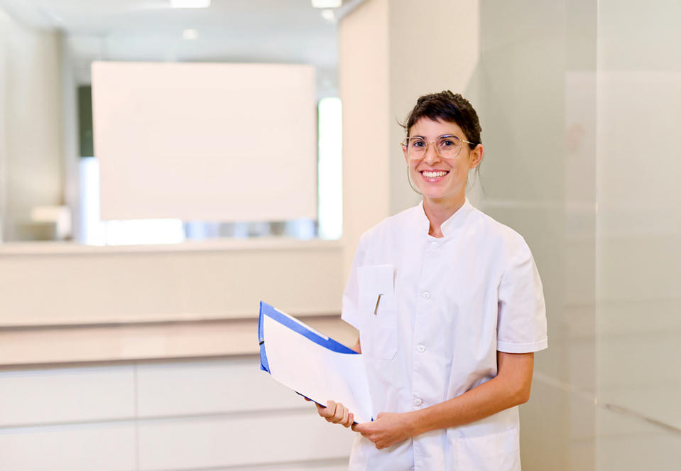 atos-medical-hcp-in-clinic-h Atos Medical Healtcare professionel in clinic.